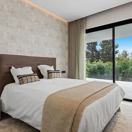 Banus Villa *